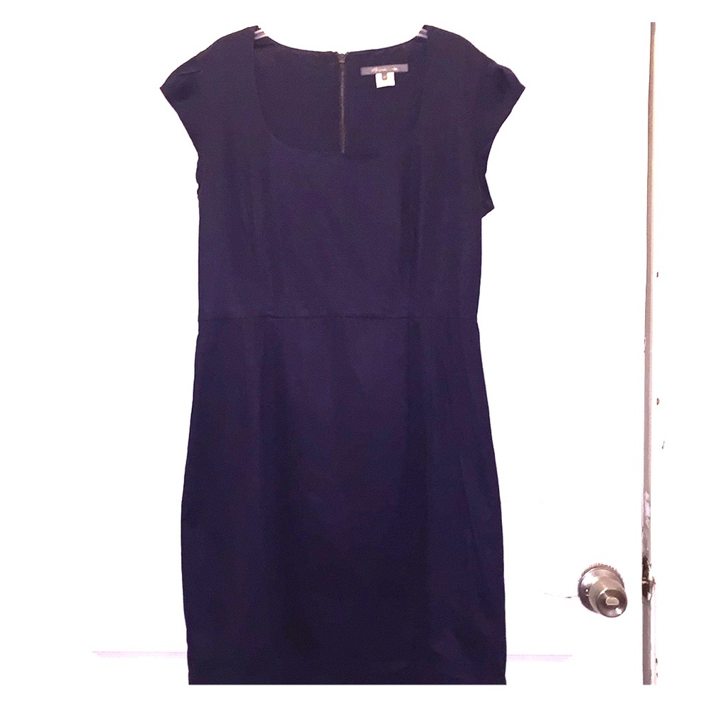 NWOT PIPPA NAVY DRESS